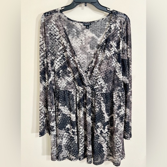 TORRID Animal Print Snakeskin Sheer Lightweight Mesh Babydoll Blouse Size 2X - Picture 2 of 14